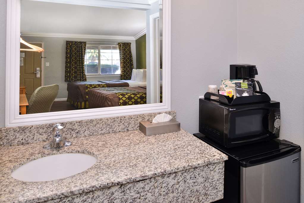 Americas Best Value Inn Los Banos - photo 20