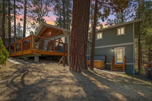 Snowcrest Lodge in Exclusive Fox Farm — 4-Star Luxury Hotel in Big Bear Lake, United States