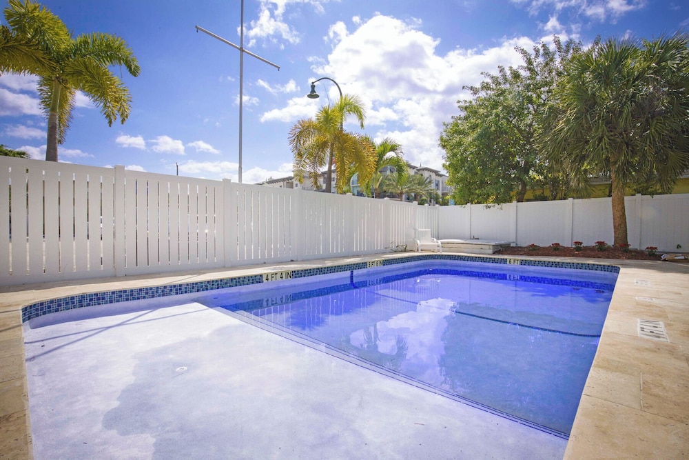 La Mer Suites - photo 50
