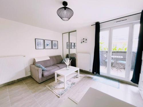Cosy Studio Balcon Paris&Disney — hotel in Noisy-Le-Grand