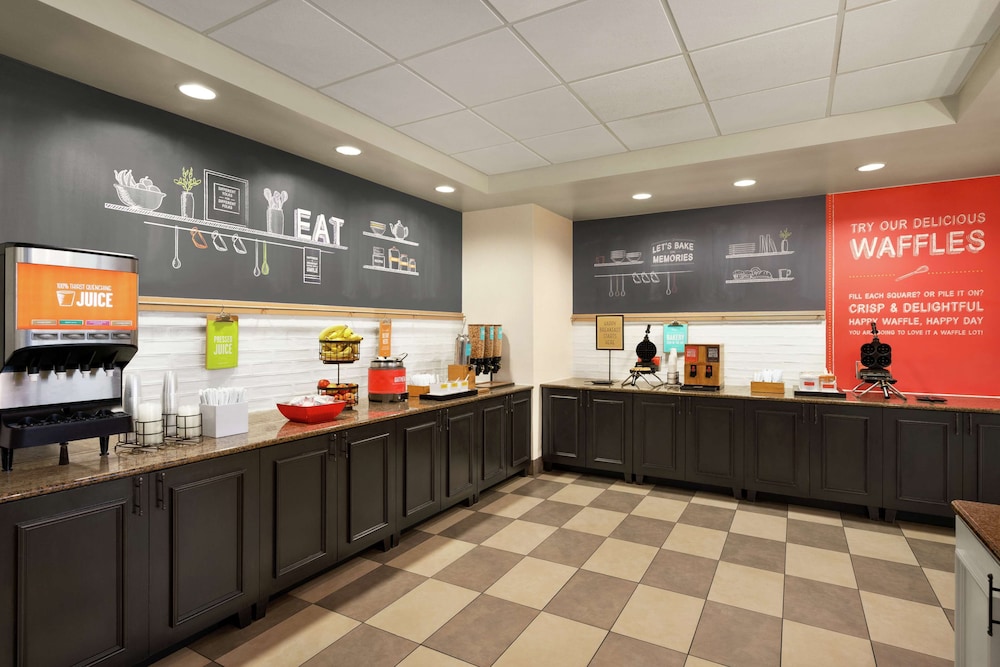 Hampton Inn & Suites Exeter - photo 43