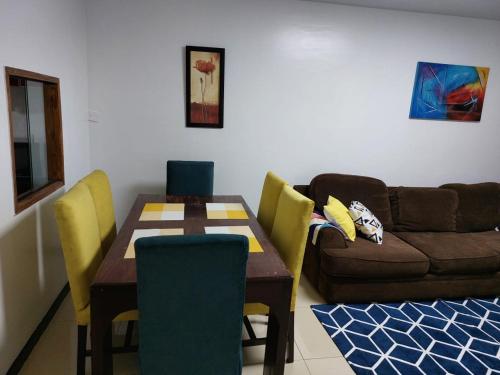 Lux Suites Santonia Court Apartments