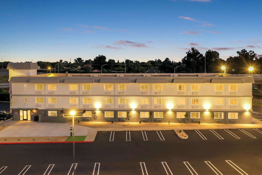 Spark by Hilton Modesto - featured photo