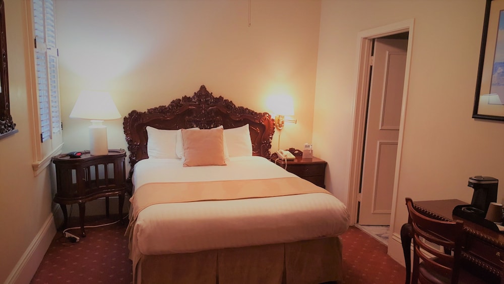 The Monterey Hotel - photo 9