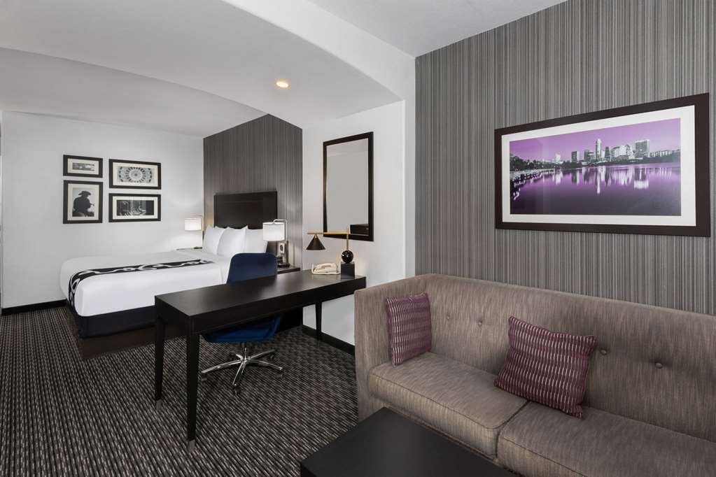 La Quinta Inn & Suites by Wyndham Austin Cedar Park - photo 27