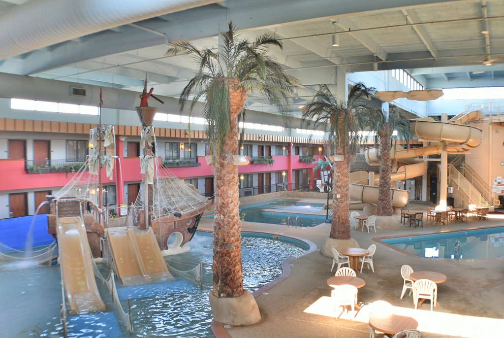 Ramada by Wyndham Sioux Falls Airport Waterpark & Event Ctr - photo 2