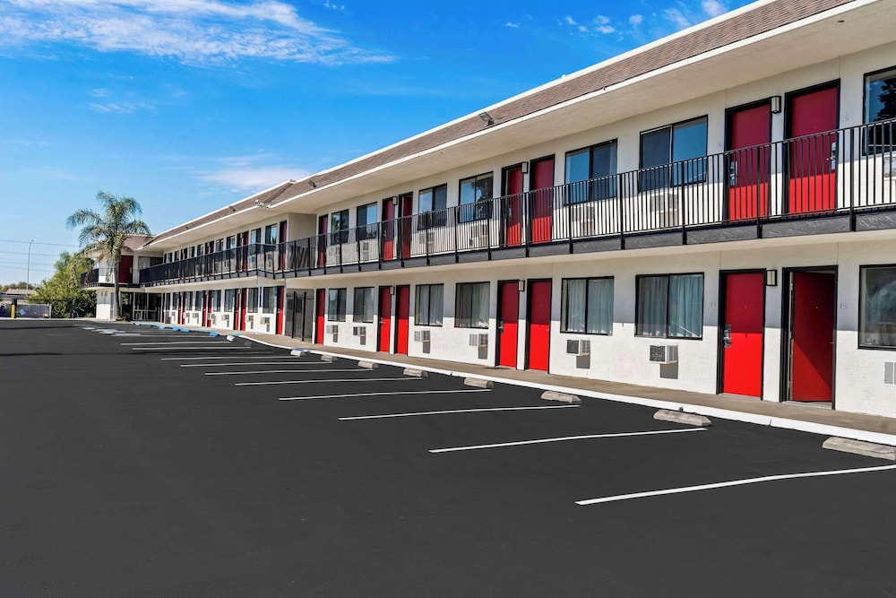 Econo Lodge Stockton near I 5 Fairgrounds - photo 38