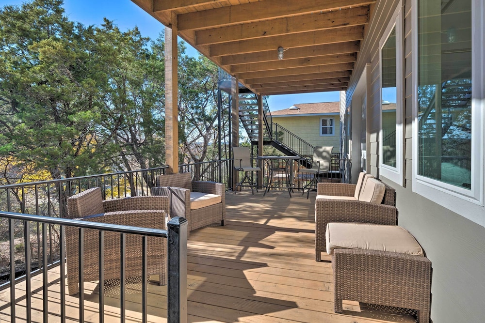 Modern Lake Travis Haven with Resort Amenities - photo 12