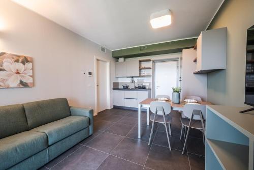 Park Towers 15 Design Large Terrace AC — eco-hotel in Milan