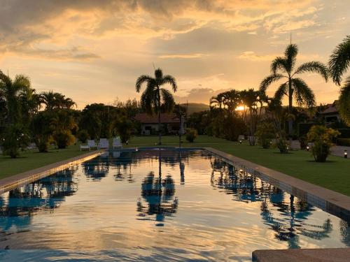 Villa Baan Lisa Hua Hin 2BR 2BA near Soi 94 beach restaurants & Shopping — 4-Star Luxury Hotel in Hua Hin, Thailand