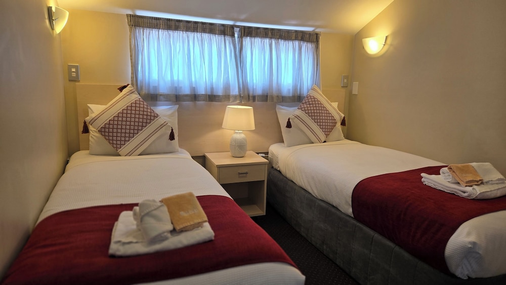 Kings Of Riccarton Motel Close to Railway Station and Airport with Shuttle service in Christchurch, New Zealand