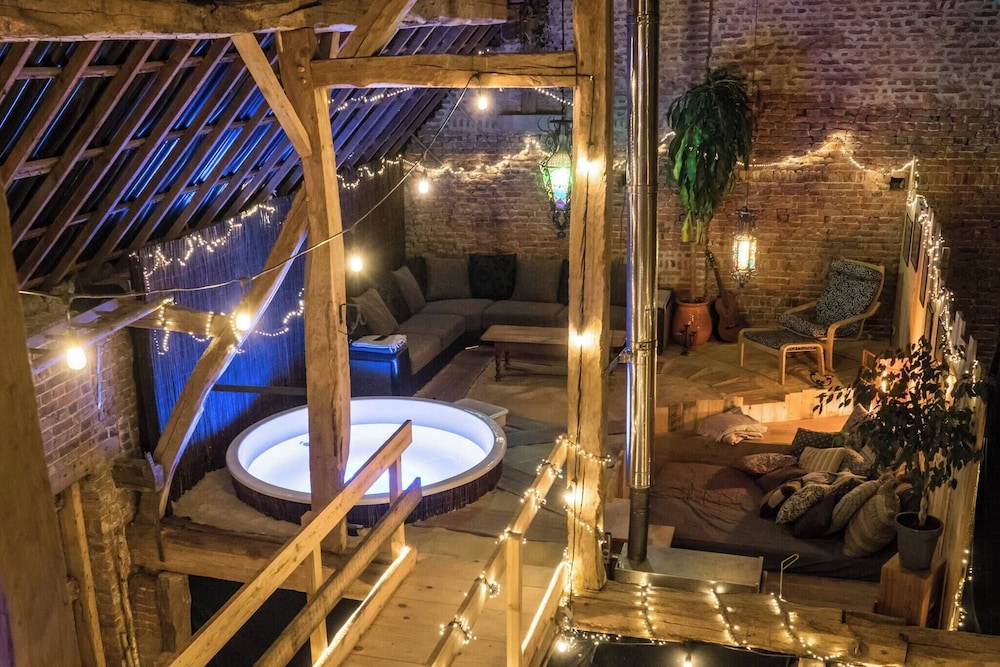 Grange Du 19eme Avec Wellness — Donceel