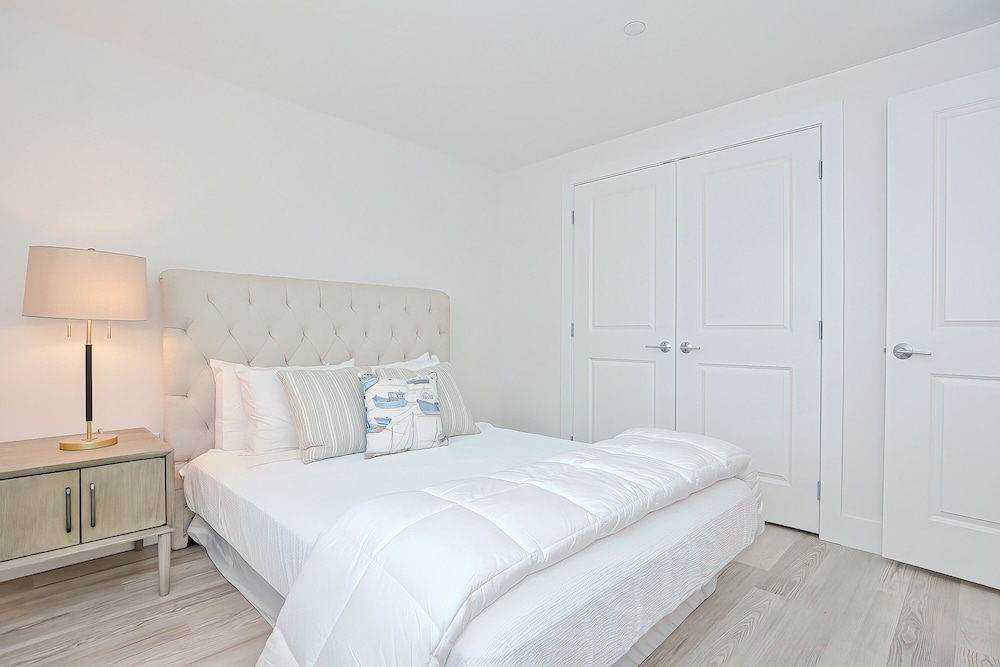 Harbourtown Suites - photo 9