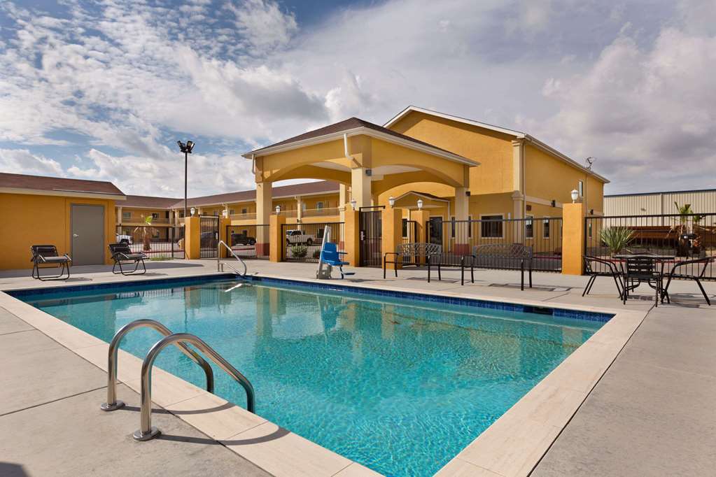 Days Inn by Wyndham Odessa - photo 7