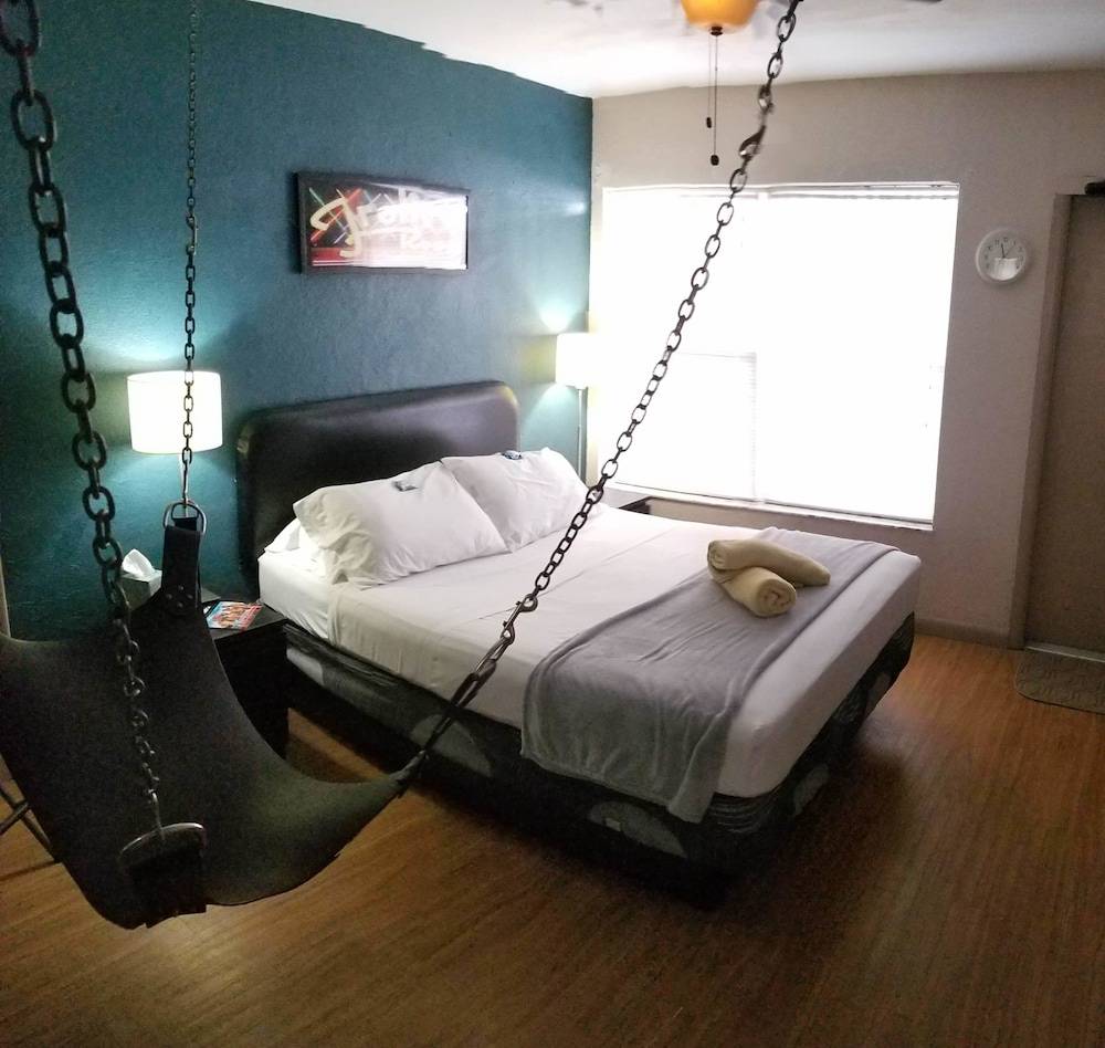 Inn Leather Guest House Male Only LGBT - photo 4