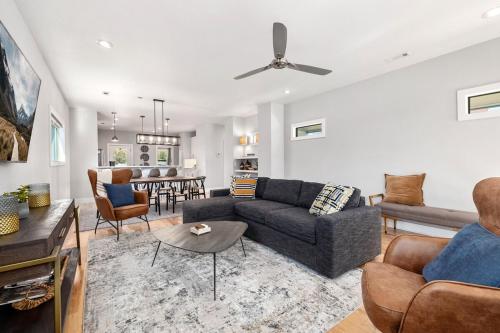 Porte Orange Modern Home 1 mi from DT Fayetteville — 4-Star Luxury Hotel in Fayetteville, United States
