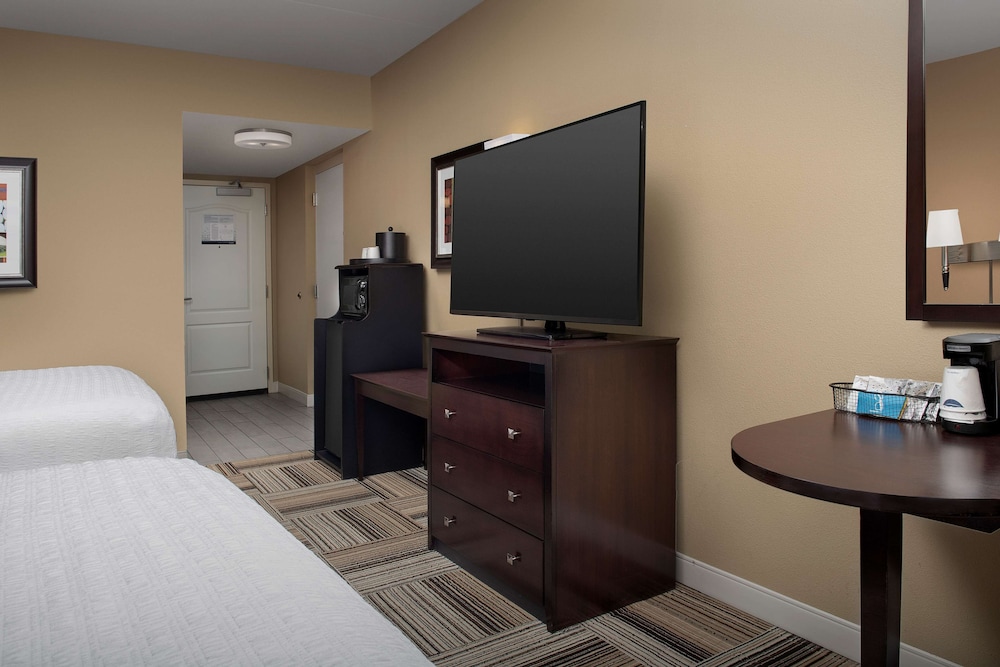 Hampton Inn Knoxville East - photo 11