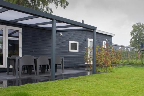 Veluwelodge XL met grillhuis in Voorthuizen, Netherlands