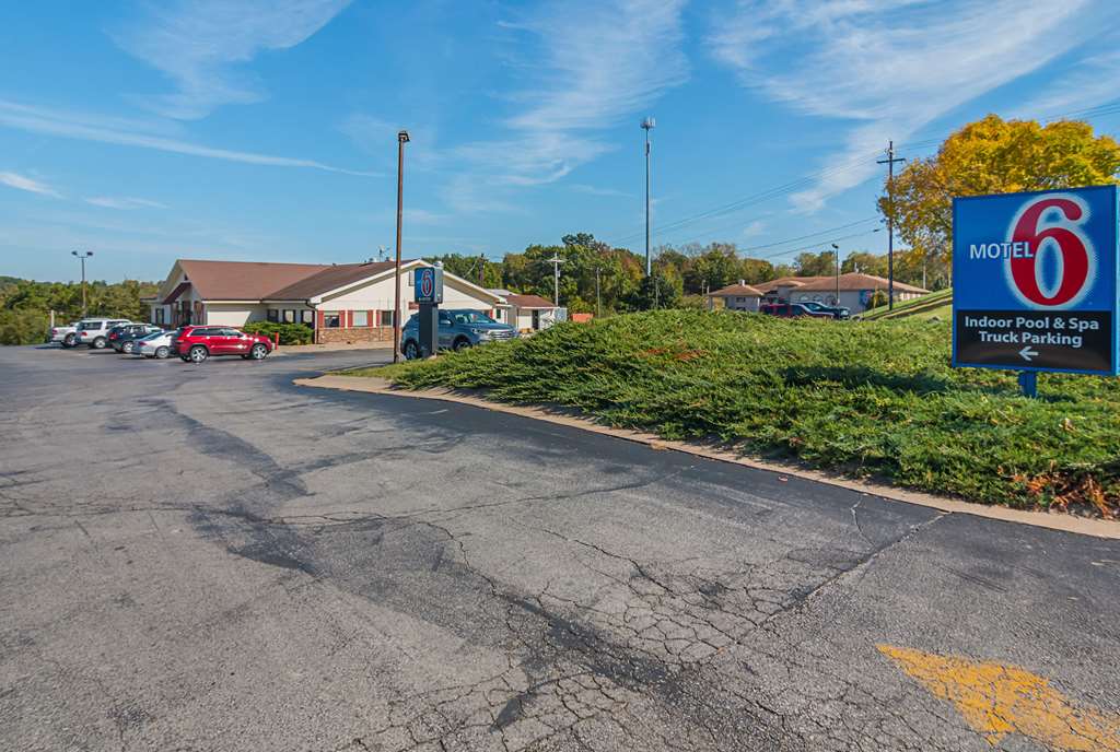 Motel 6 Hannibal MO - photo 2