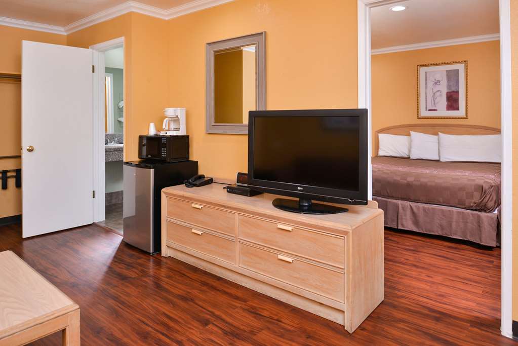 Americas Best Value Inn & Suites Clearlake Wine Country - photo 18