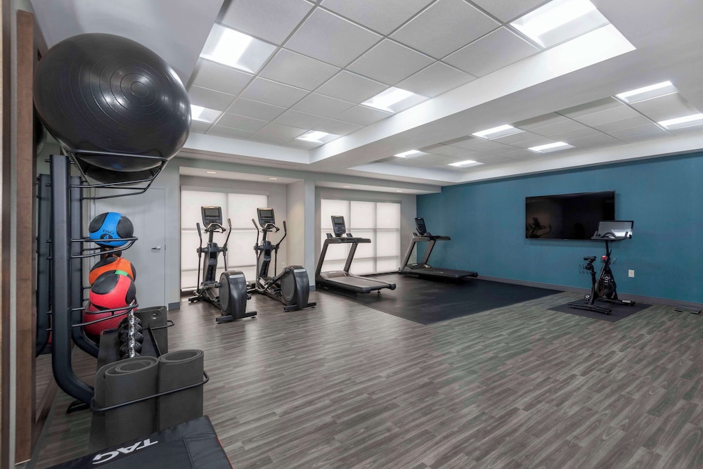 Hampton Inn & Suites Burlington NC - photo 44