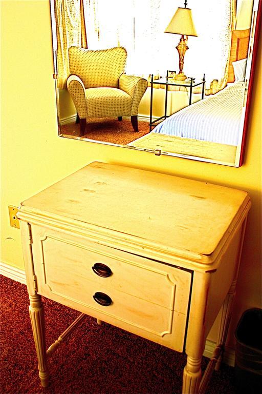 Marble Motel - photo 11