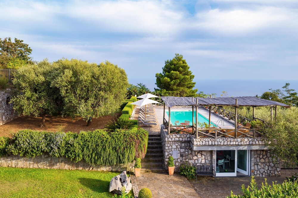 Le Capannelle by Feeling Italy — 4-Star Luxury Hotel in Massa Lubrense, Italy