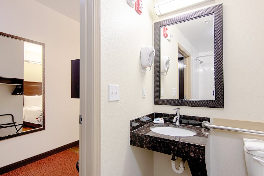 Red Roof Inn Locust Grove - photo 18