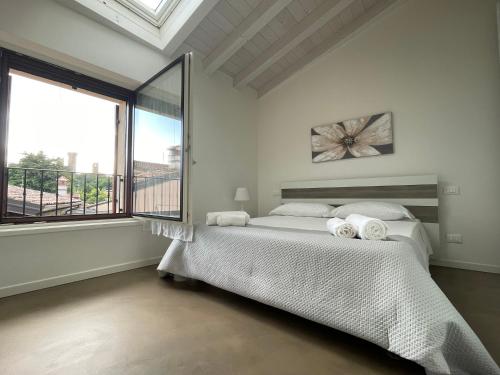 Gomes Comfort House — 4-Star Luxury Hotel in Valeggio Sul Mincio, Italy