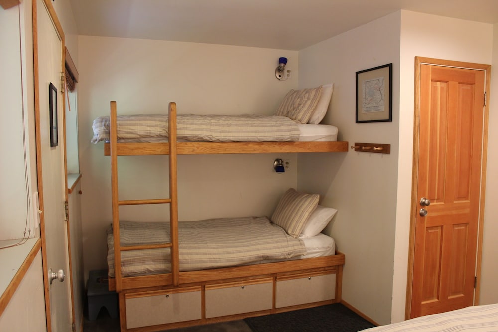 Crystal Chalets Condominiums at Crystal Mountain Ski Resort - photo 48