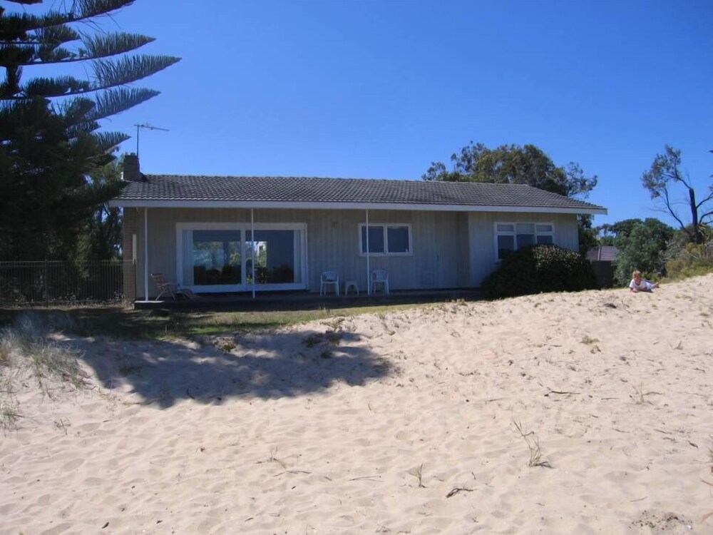 Jetty Road on the Beach — 4-Star Luxury Hotel in Lakes Entrance, Australia