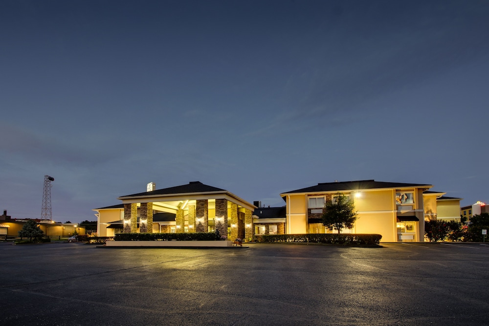 Greenfield Inn and Suites Elizabethtown KY I65 Exit 94 - photo 46