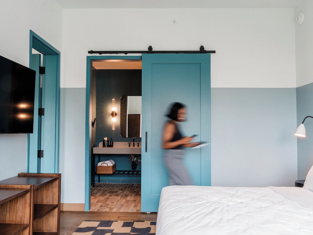 The Junto Hotel - photo 90