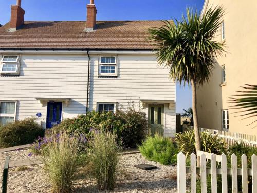 Mallow Cottage — 4-Star Luxury Hotel in Camber, United Kingdom