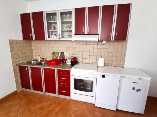 Apartmani Kenova 2 — 4-Star Luxury Hotel in Herceg-Novi, Montenegro