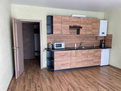 Yellow apartments — Boryspil' — photo 4