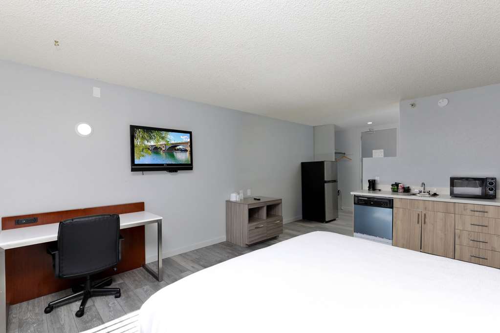Studio6 Suites Lake Havasu City AZ - photo 6
