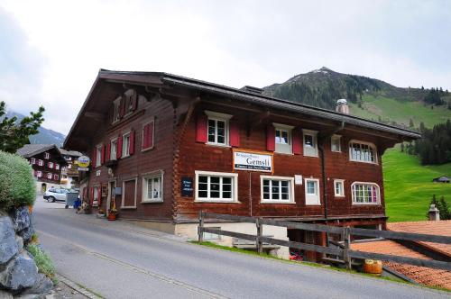 Berggasthaus Gemsli - carbon neutral hotel in Landquart