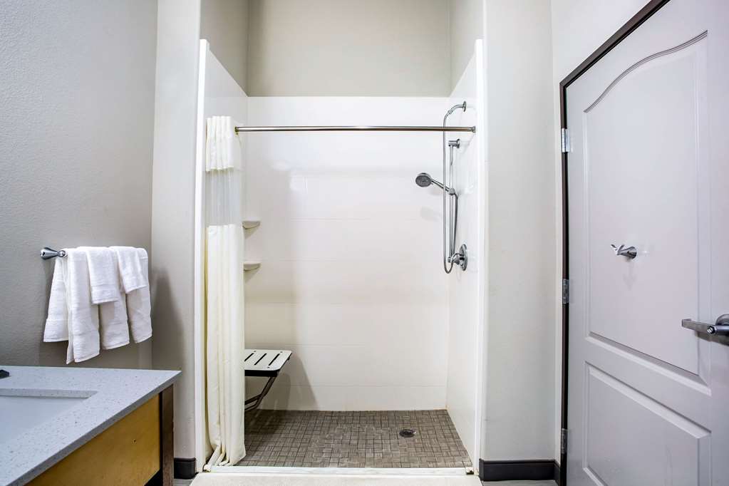 La Quinta Inn & Suites by Wyndham Andrews - photo 11