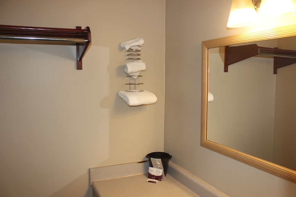 Red Carpet Inn Louisville - photo 25
