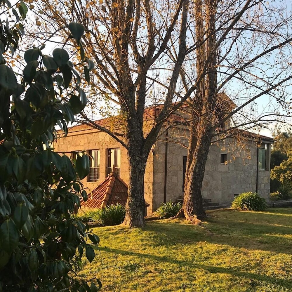 Hotel de Charme Quinta do Pinheiro — 4-Star Luxury Hotel in Freamunde, Portugal