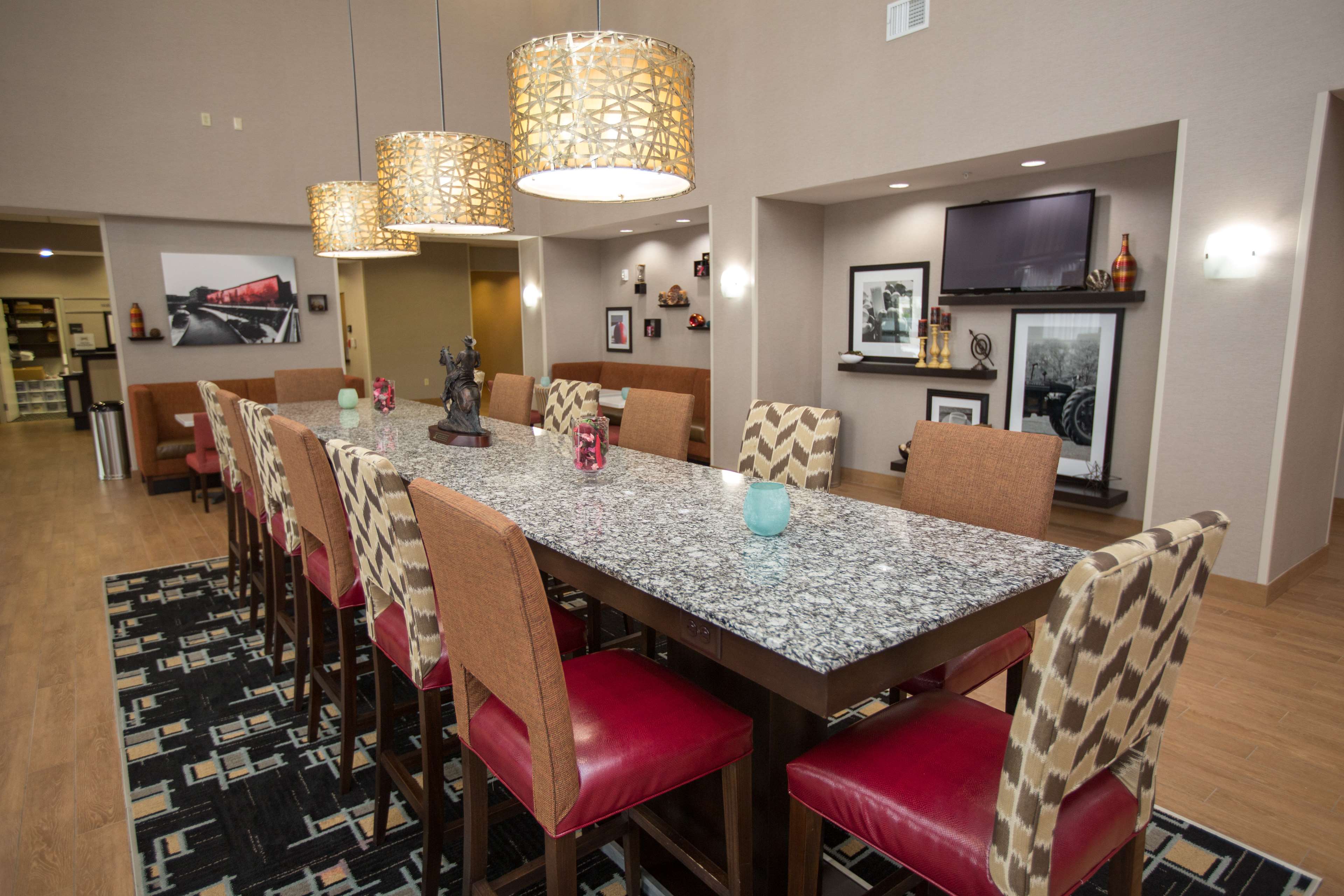 Hampton Inn & Suites Oklahoma City Airport - photo 6