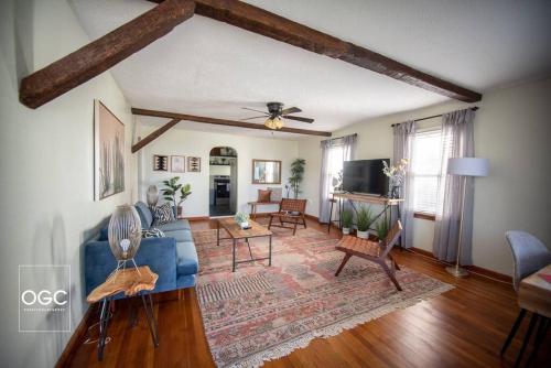 WV Bohemian Bungalow — 4-Star Luxury Hotel in Kenova, United States