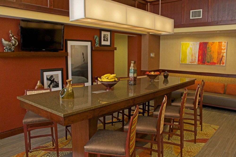 Hampton Inn & Suites Norfolk Airport - photo 35