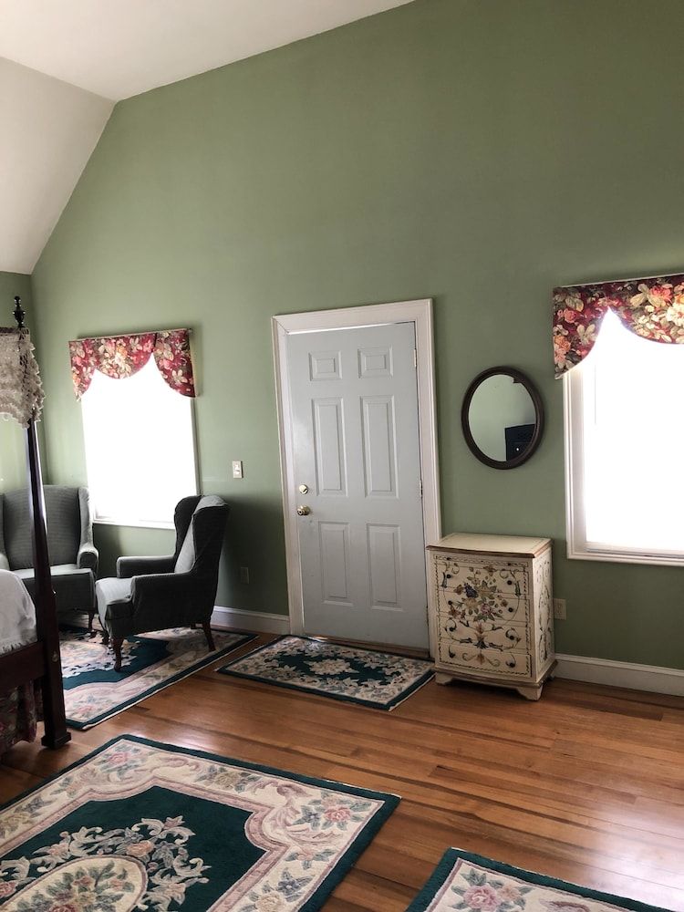 War Hill Inn - photo 15