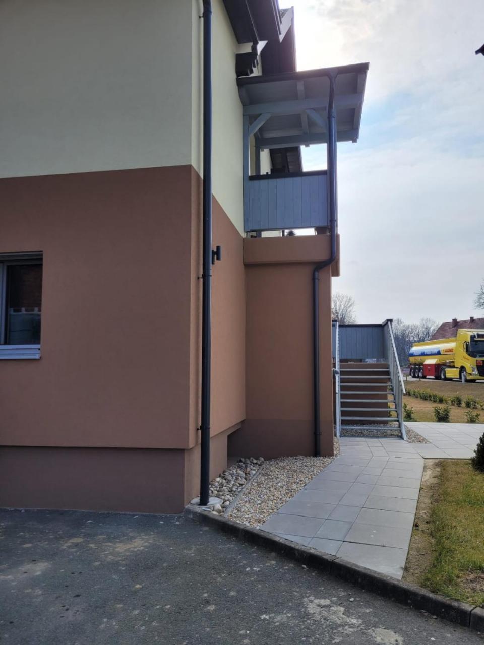 Ferienwohnung Stoisser — 4-Star Luxury Hotel in Mureck, Austria