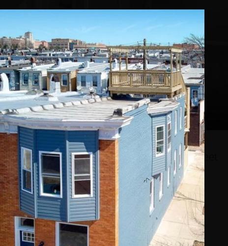Downtown upper canton 3 bdrm 3 bath home with rooftop and parking pad — 4-Star Luxury Hotel in Baltimore, United States