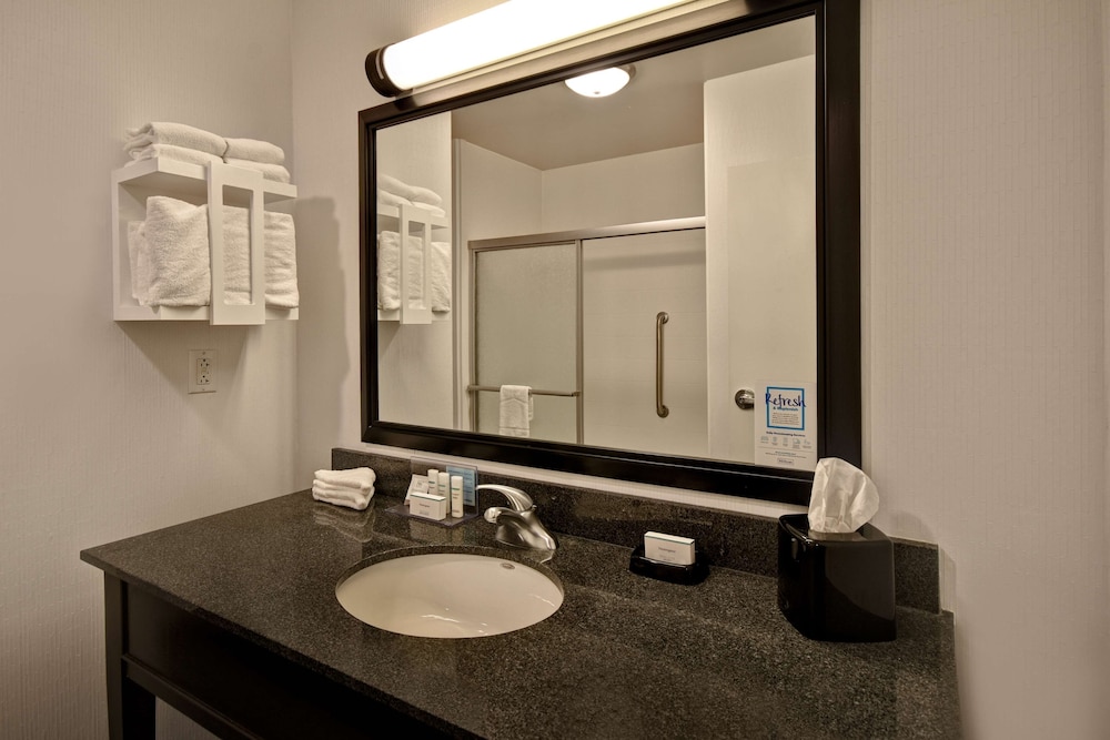 Hampton Inn & Suites Columbia South Fort Meade Area - photo 39