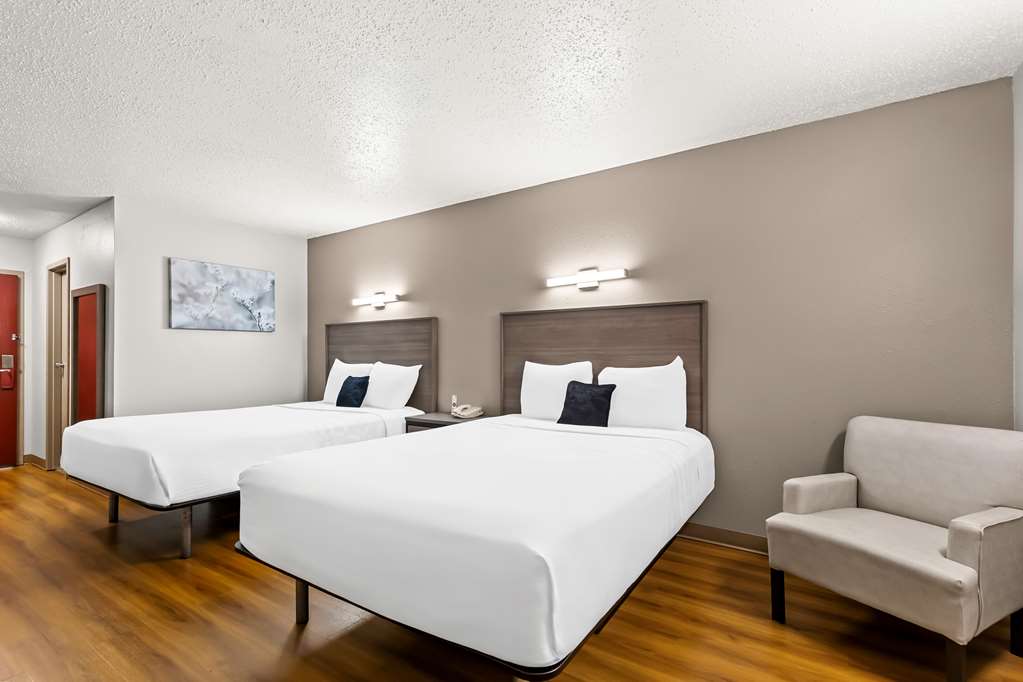 Red Lion Inn & Suites Pontoon Beach - photo 11