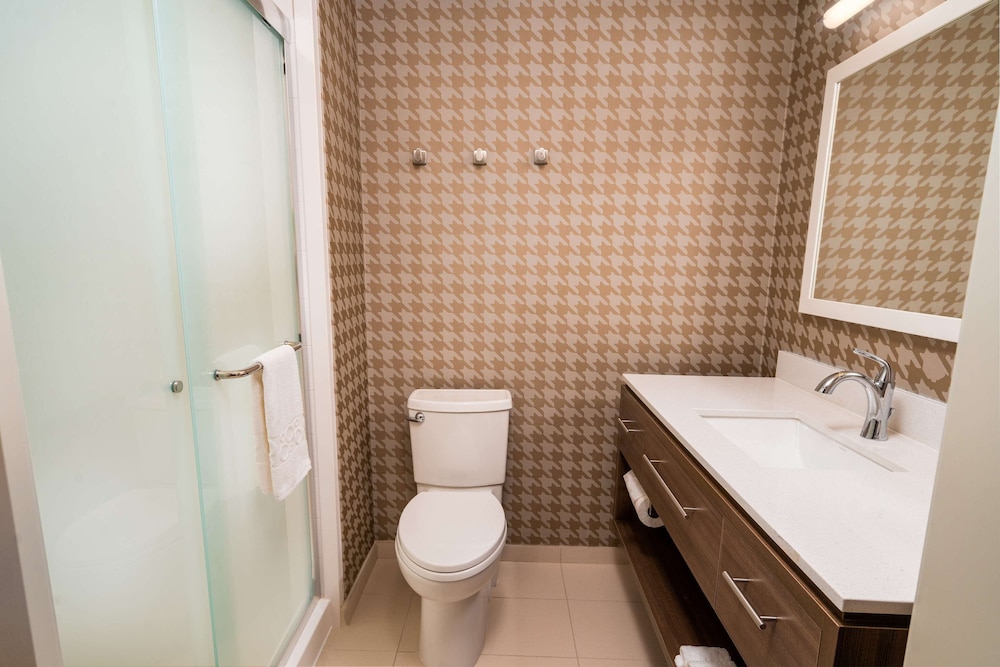 Home2 Suites by Hilton Bakersfield - photo 43